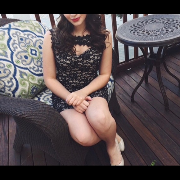 Black lace  dress. - Picture 3 of 3